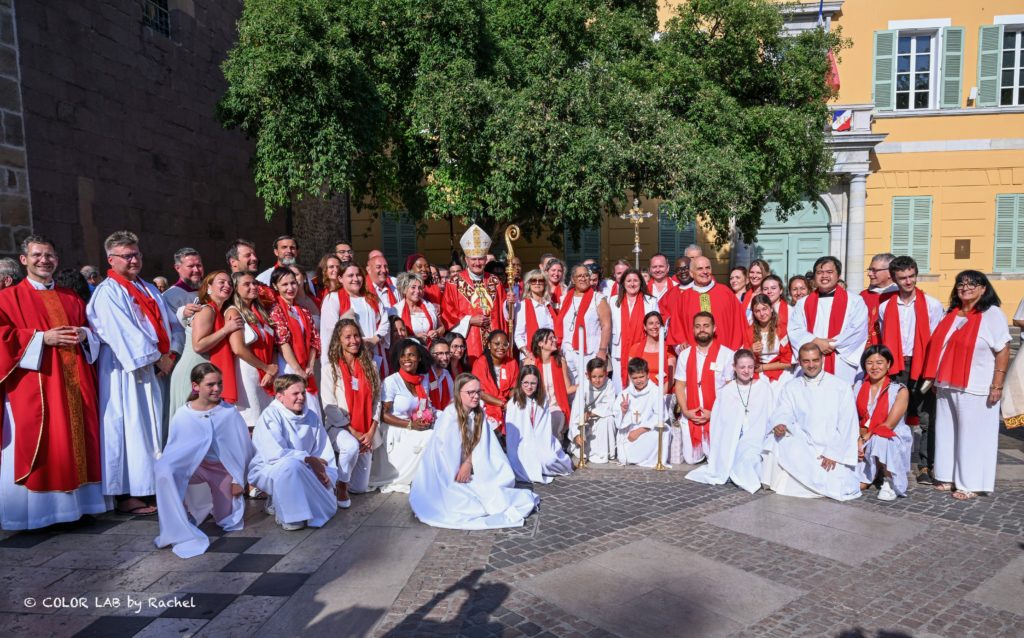250601 confirmations adultes 2025 cathedrale de frejus (32)