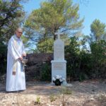 pele peres cotignac benediction calvaire sainte famille jean joseph chevalier (4)